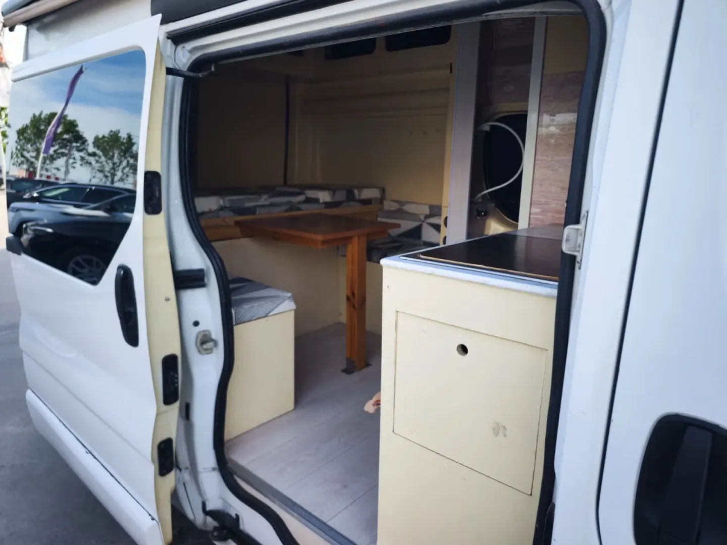 Cumpara/ Vinde online Renault  Trafic 2008 SH, la cel mai bun pret pentru tine!
