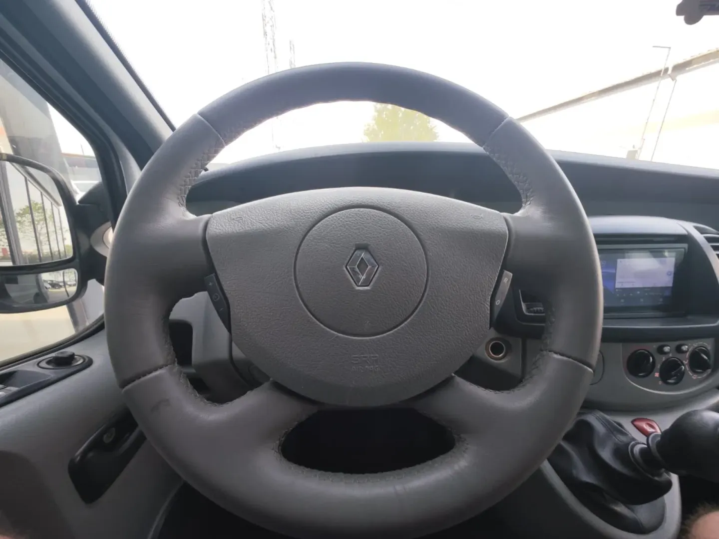 Cumpara/ Vinde online Renault  Trafic 2008 SH, la cel mai bun pret pentru tine!