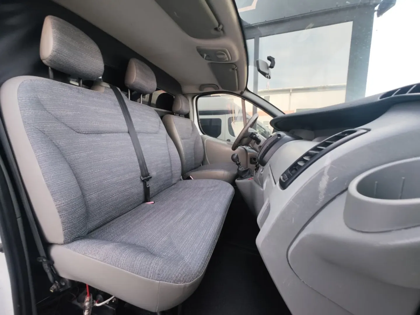 Cumpara/ Vinde online Renault  Trafic 2008 SH, la cel mai bun pret pentru tine!