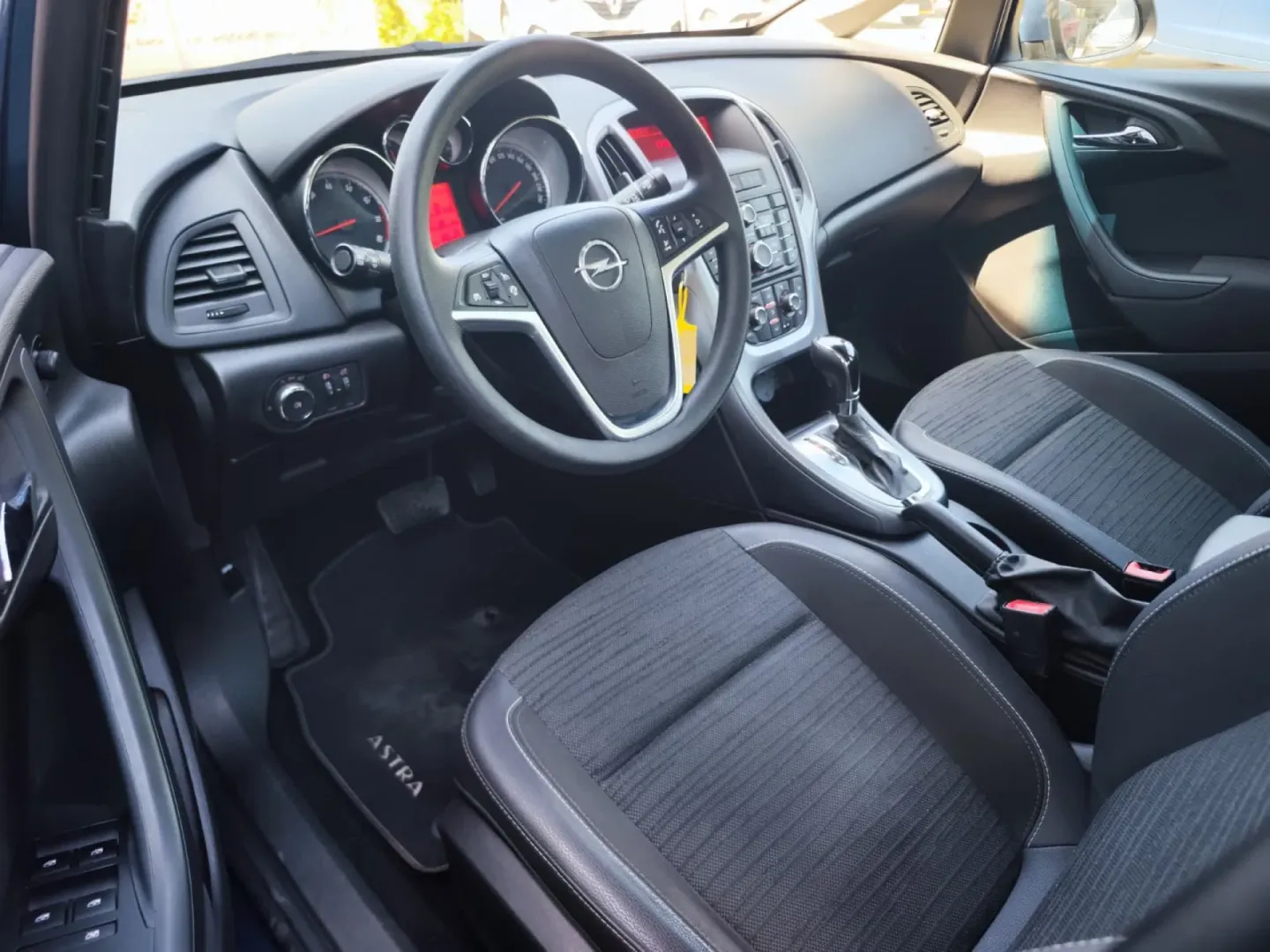 Cumpara/ Vinde online Opel Astra 2017 SH, la cel mai bun pret pentru tine!
