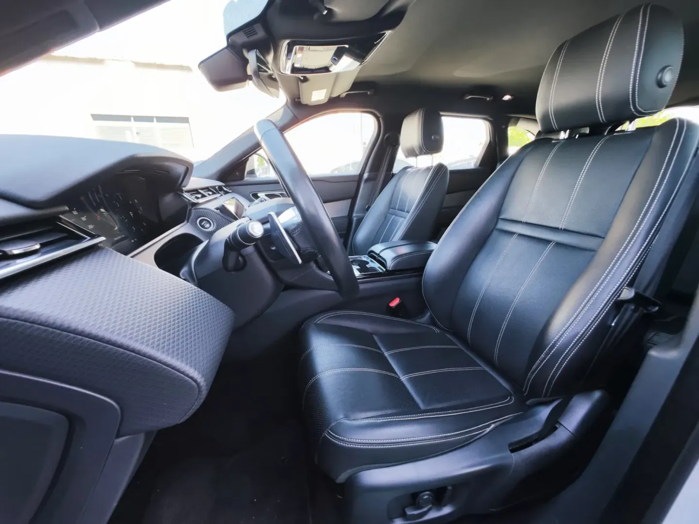 Cumpara/ Vinde online Land Rover Range Rover Velar 2020 SH, la cel mai bun pret pentru tine!