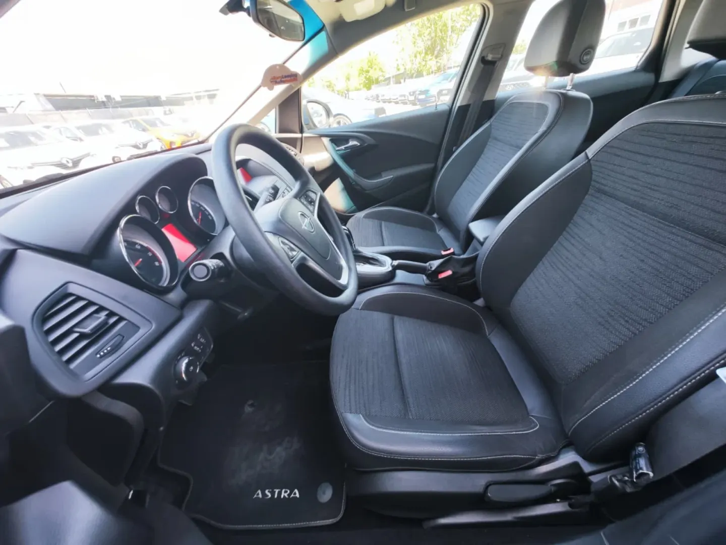 Cumpara/ Vinde online Opel Astra 2017 SH, la cel mai bun pret pentru tine!