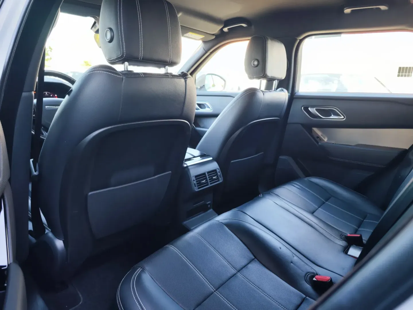 Cumpara/ Vinde online Land Rover Range Rover Velar 2020 SH, la cel mai bun pret pentru tine!