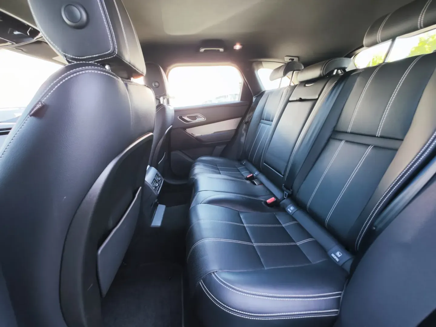 Cumpara/ Vinde online Land Rover Range Rover Velar 2020 SH, la cel mai bun pret pentru tine!
