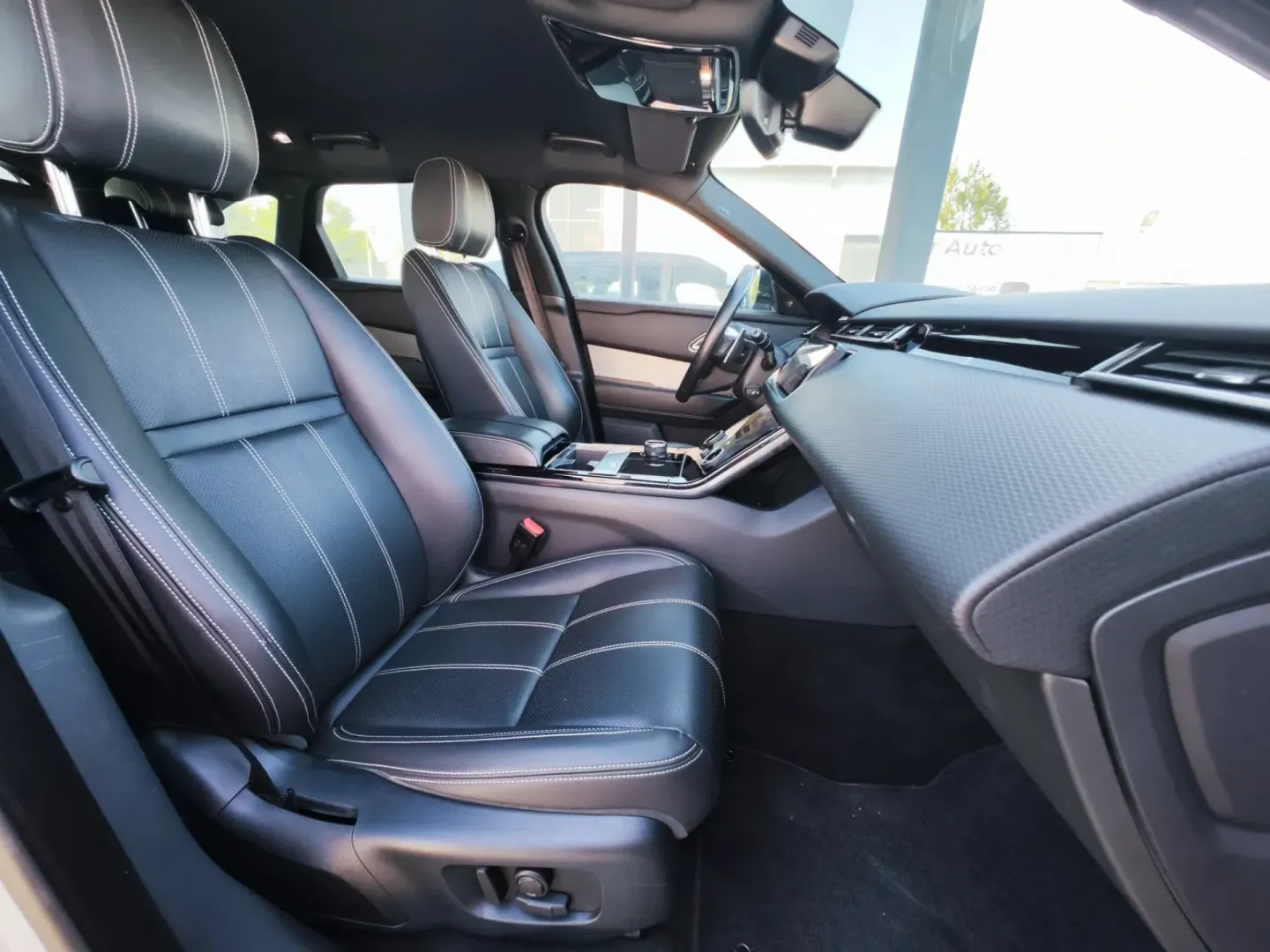 Cumpara/ Vinde online Land Rover Range Rover Velar 2020 SH, la cel mai bun pret pentru tine!