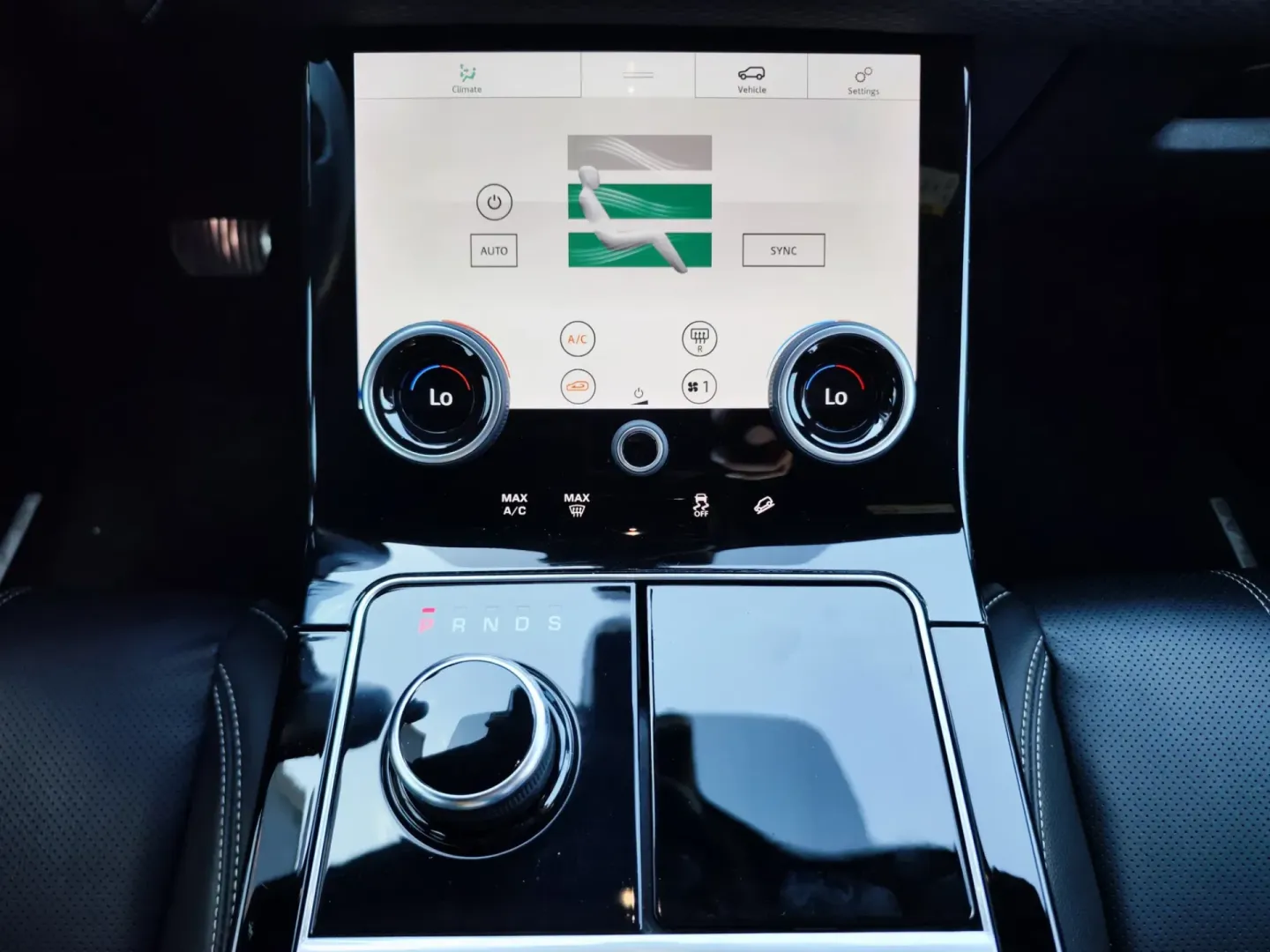 Cumpara/ Vinde online Land Rover Range Rover Velar 2020 SH, la cel mai bun pret pentru tine!