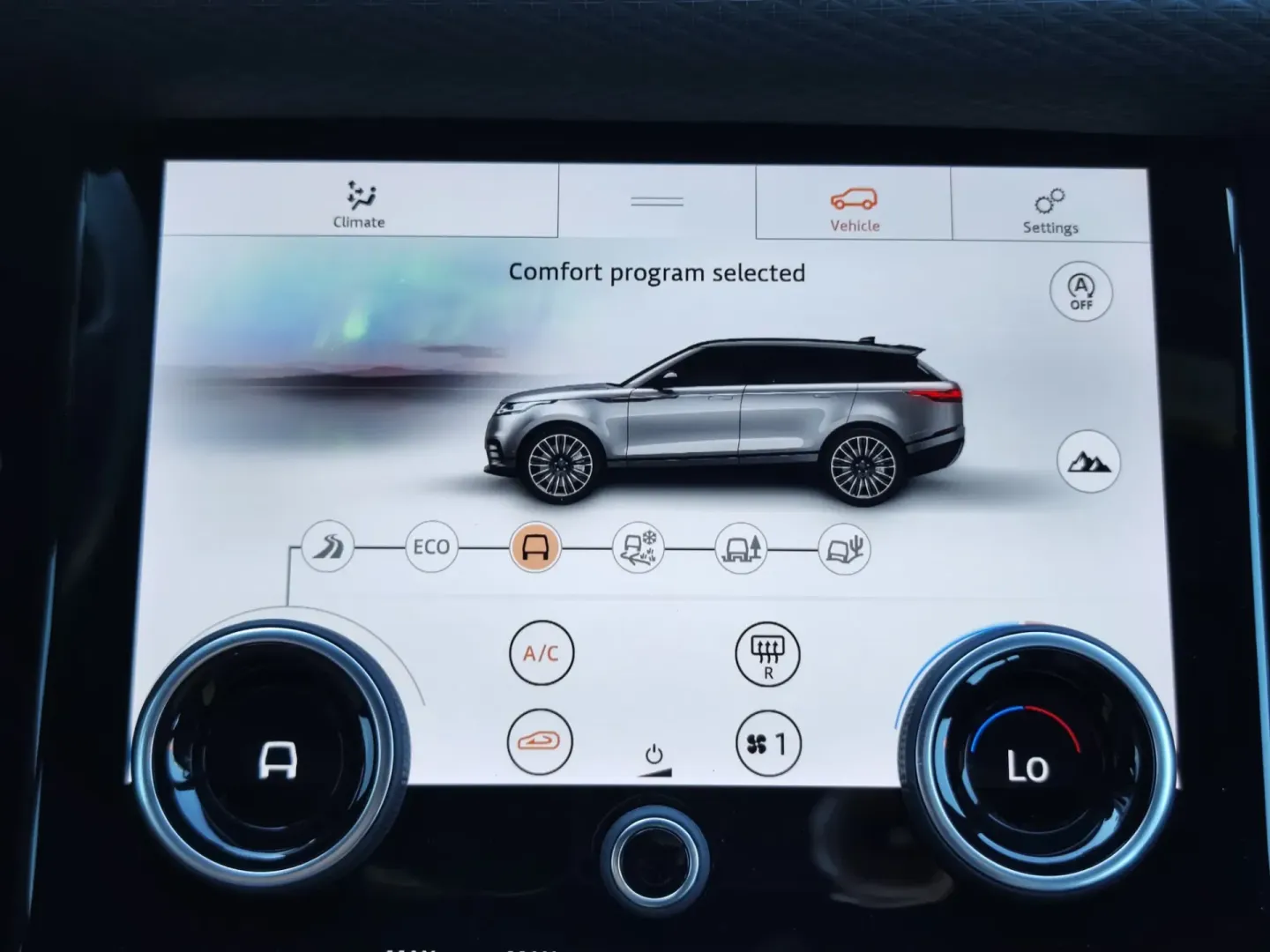 Cumpara/ Vinde online Land Rover Range Rover Velar 2020 SH, la cel mai bun pret pentru tine!