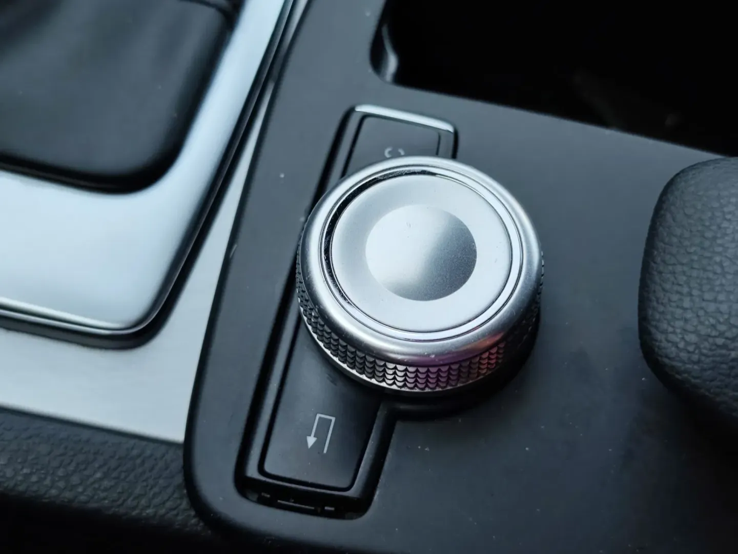 Cumpara/ Vinde online Mercedes-Benz E-Class 2012 SH, la cel mai bun pret pentru tine!
