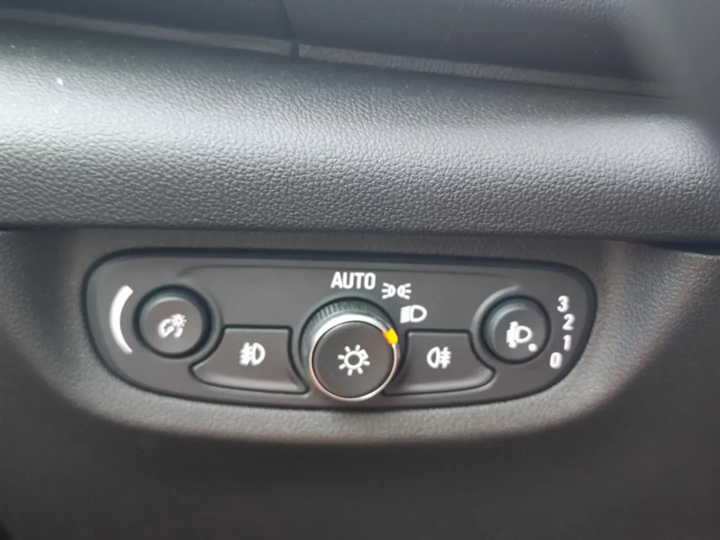 Cumpara/ Vinde online Opel Insignia 2019 SH, la cel mai bun pret pentru tine!