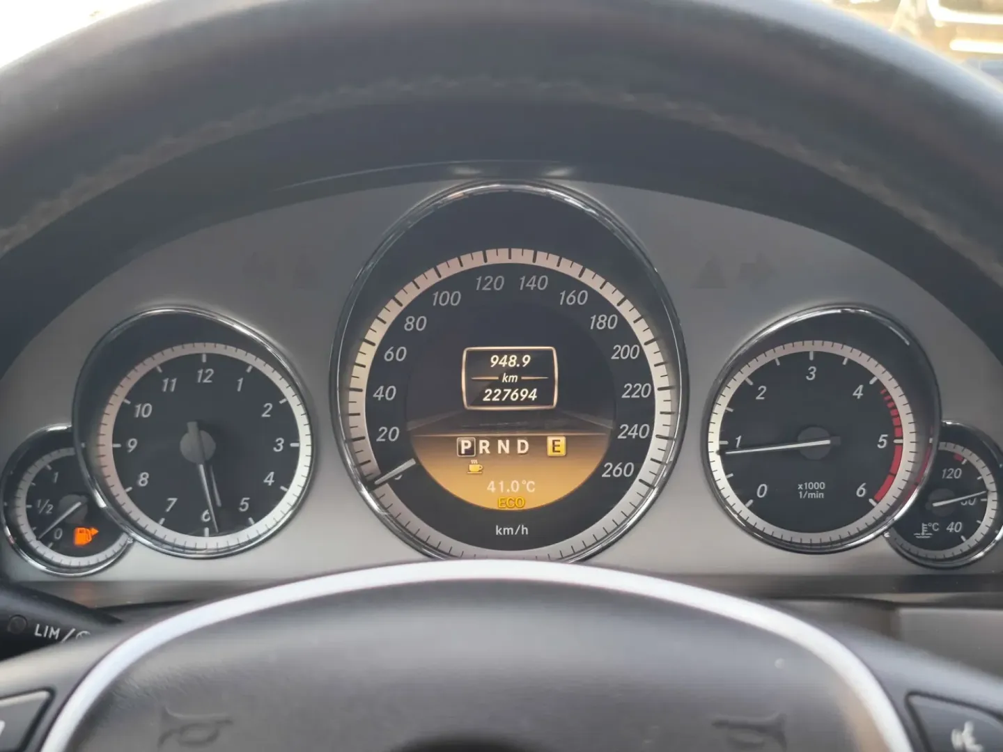 Cumpara/ Vinde online Mercedes-Benz E-Class 2012 SH, la cel mai bun pret pentru tine!
