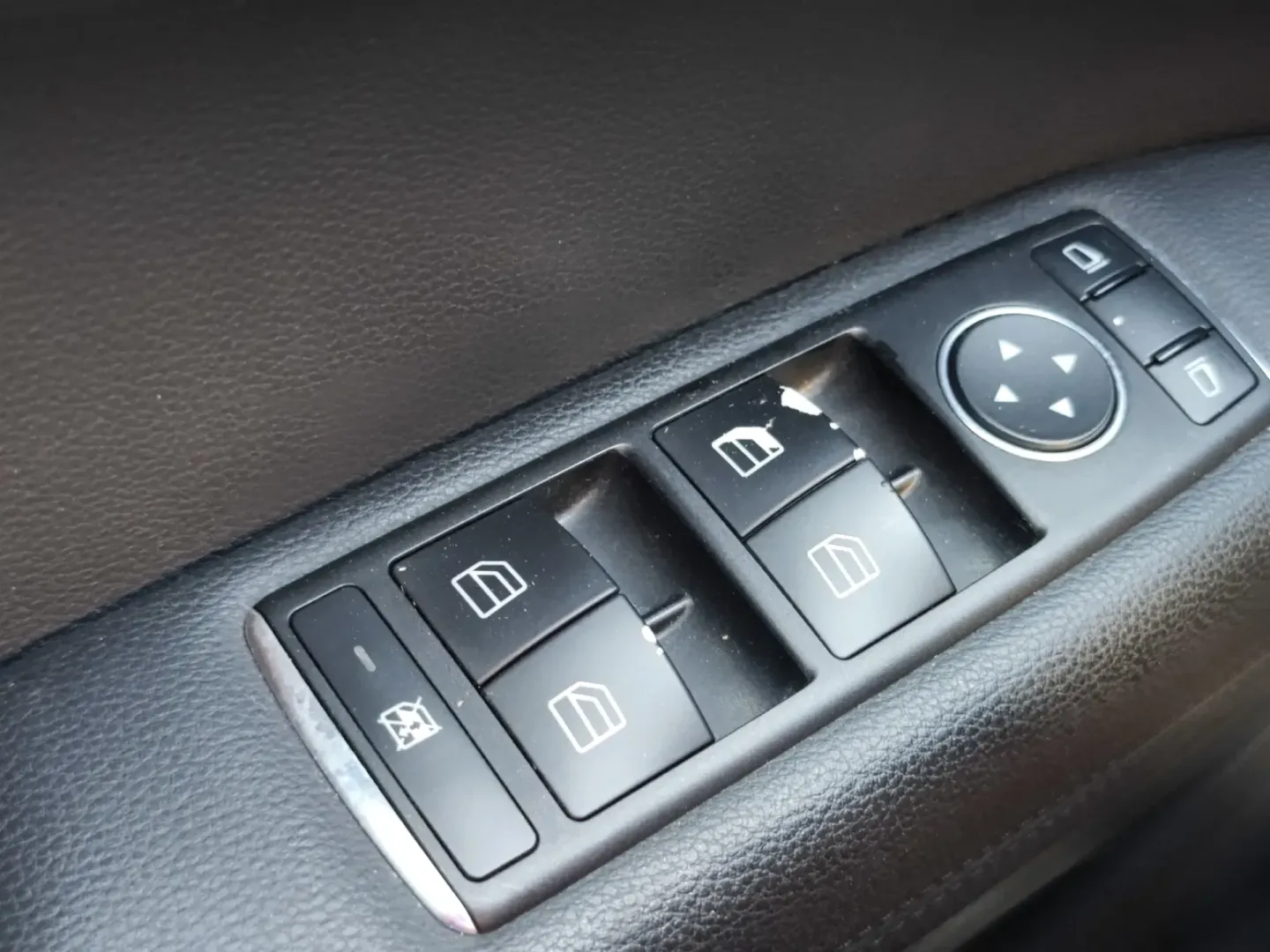 Cumpara/ Vinde online Mercedes-Benz E-Class 2012 SH, la cel mai bun pret pentru tine!