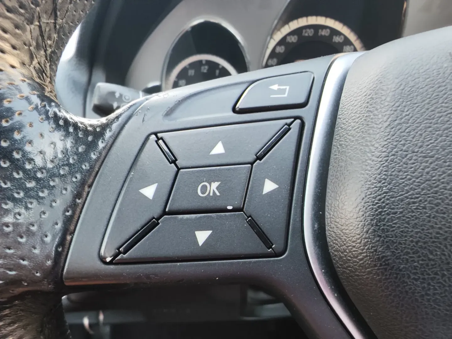 Cumpara/ Vinde online Mercedes-Benz E-Class 2012 SH, la cel mai bun pret pentru tine!