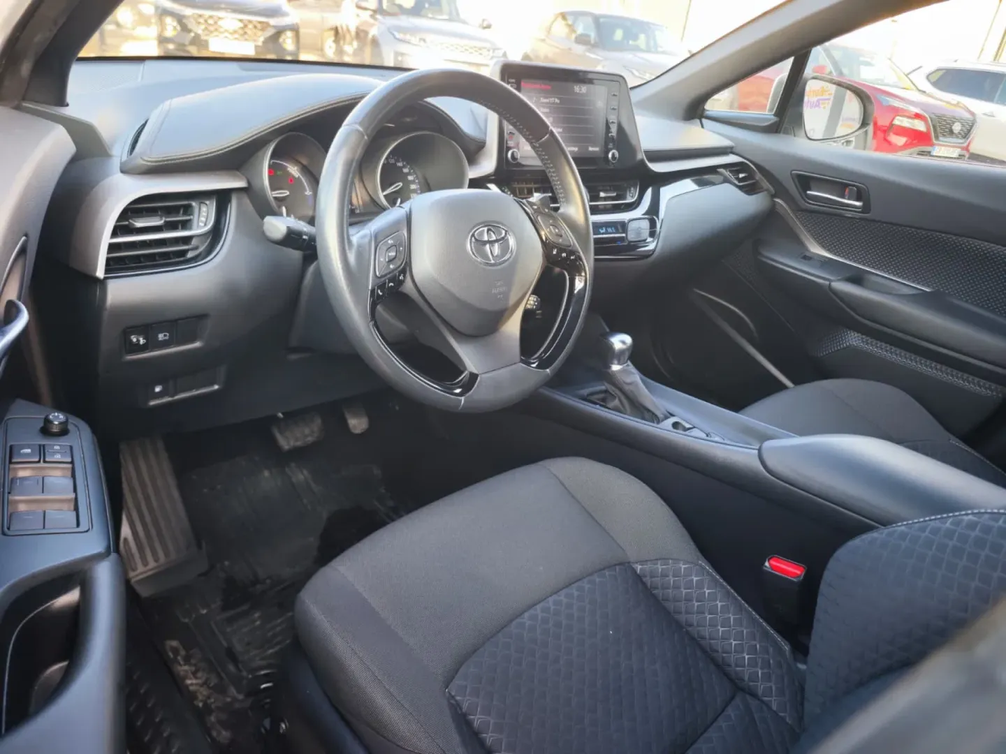 Cumpara/ Vinde online Toyota C-HR 2022 SH, la cel mai bun pret pentru tine!