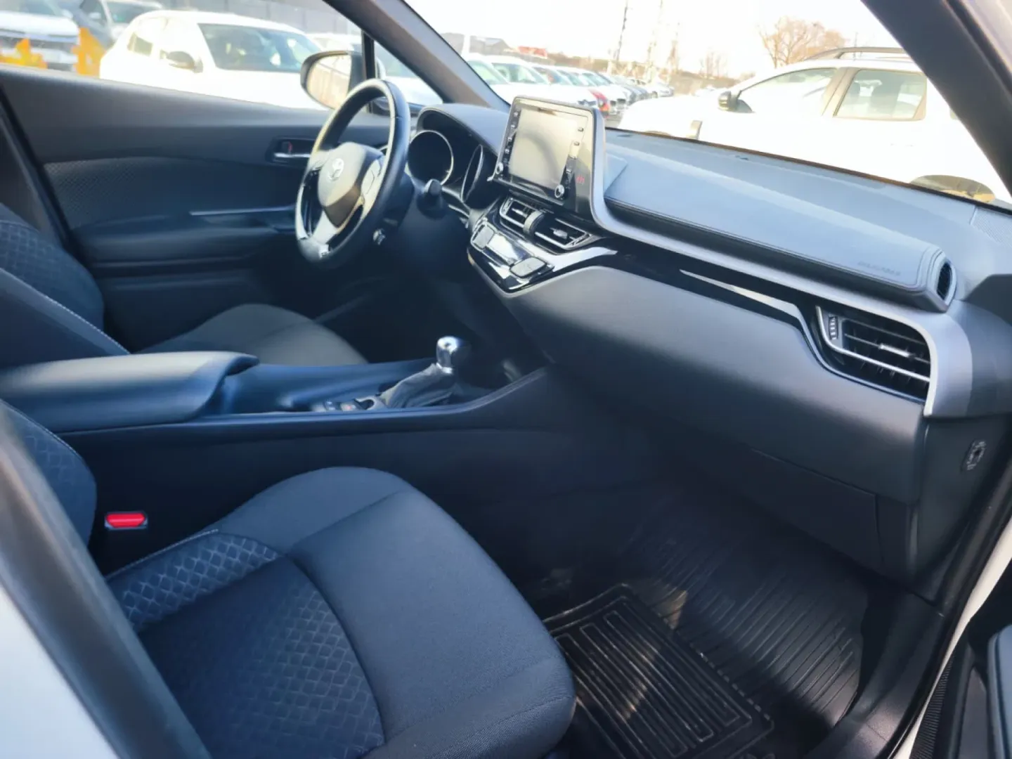 Cumpara/ Vinde online Toyota C-HR 2022 SH, la cel mai bun pret pentru tine!