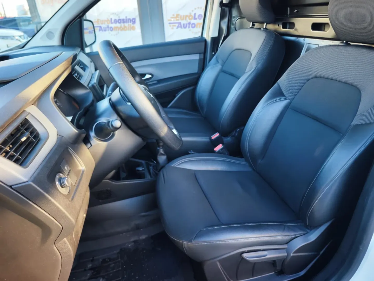 Cumpara/ Vinde online Renault  Express 2022 SH, la cel mai bun pret pentru tine!