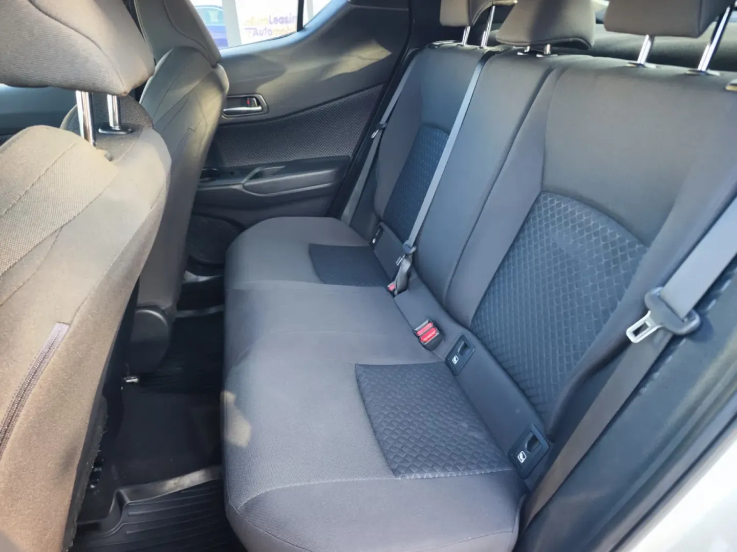 Cumpara/ Vinde online Toyota C-HR 2022 SH, la cel mai bun pret pentru tine!