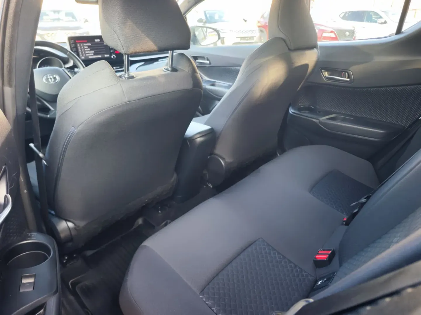 Cumpara/ Vinde online Toyota C-HR 2022 SH, la cel mai bun pret pentru tine!