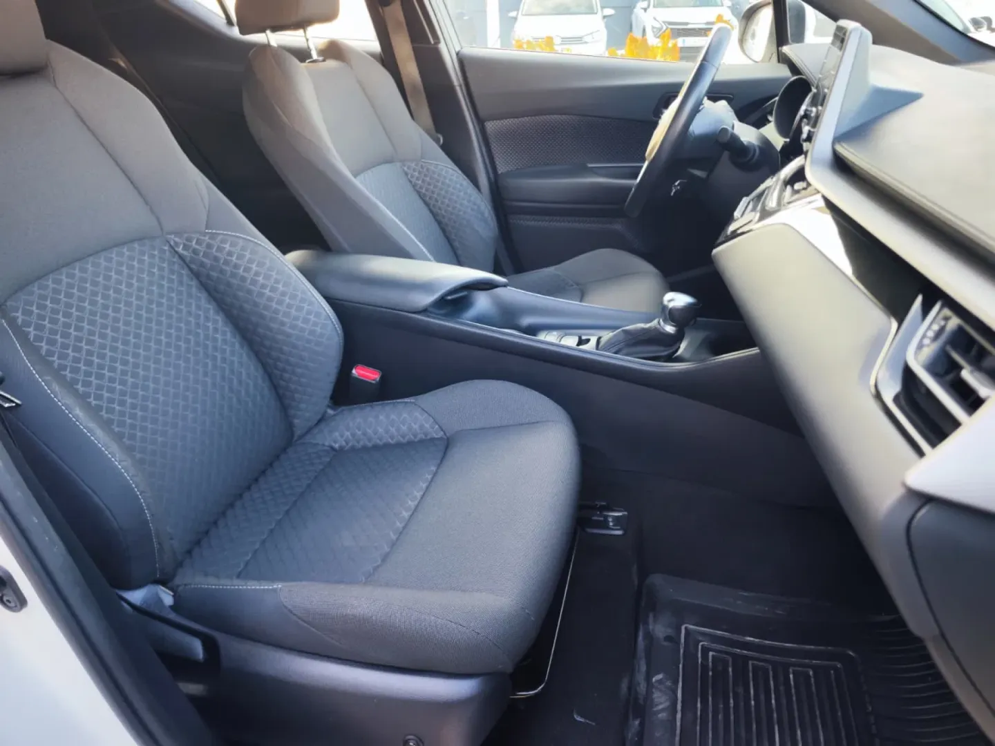 Cumpara/ Vinde online Toyota C-HR 2022 SH, la cel mai bun pret pentru tine!