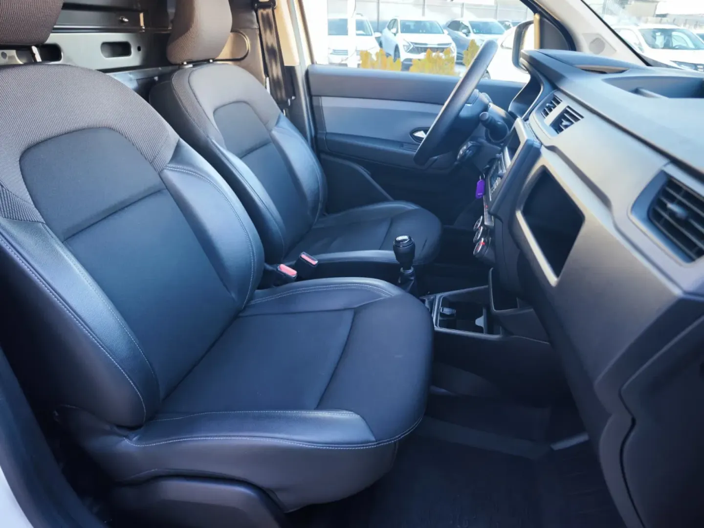 Cumpara/ Vinde online Renault  Express 2022 SH, la cel mai bun pret pentru tine!