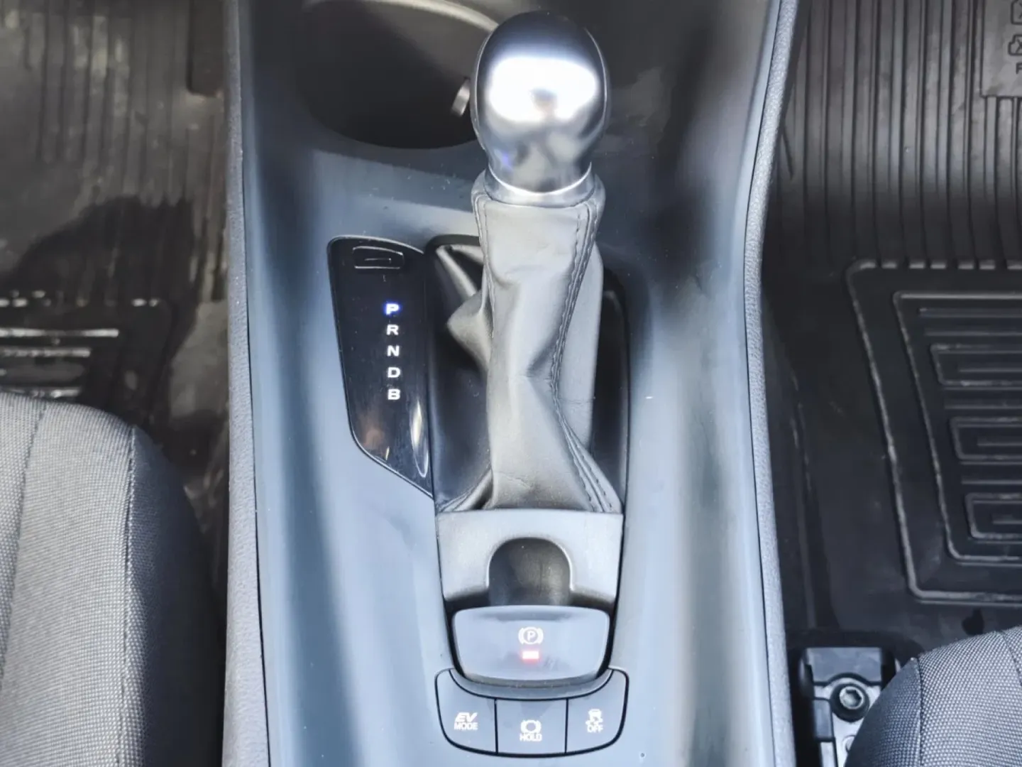 Cumpara/ Vinde online Toyota C-HR 2022 SH, la cel mai bun pret pentru tine!
