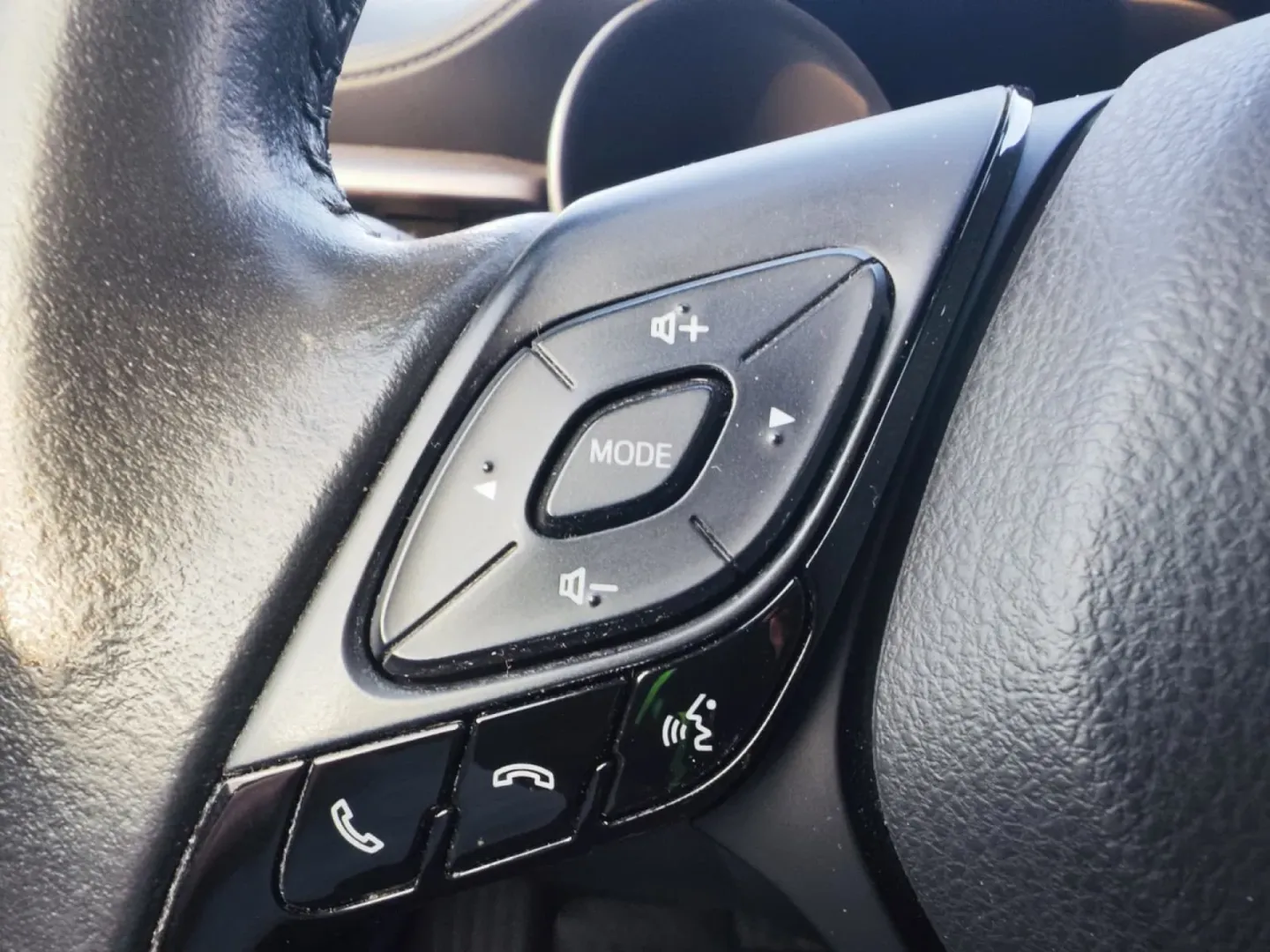 Cumpara/ Vinde online Toyota C-HR 2022 SH, la cel mai bun pret pentru tine!