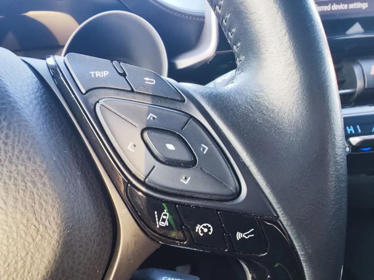 Cumpara/ Vinde online Toyota C-HR 2022 SH, la cel mai bun pret pentru tine!