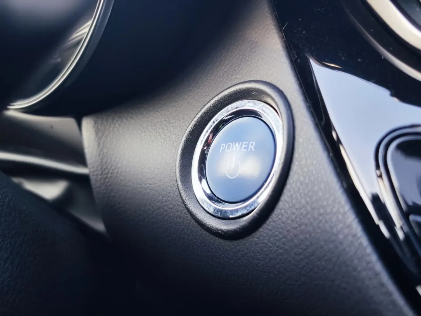 Cumpara/ Vinde online Toyota C-HR 2022 SH, la cel mai bun pret pentru tine!