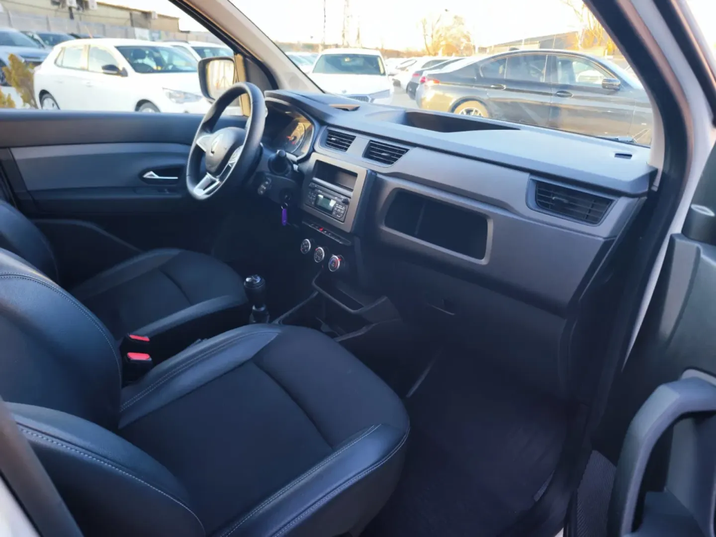 Cumpara/ Vinde online Renault  Express 2023 SH, la cel mai bun pret pentru tine!
