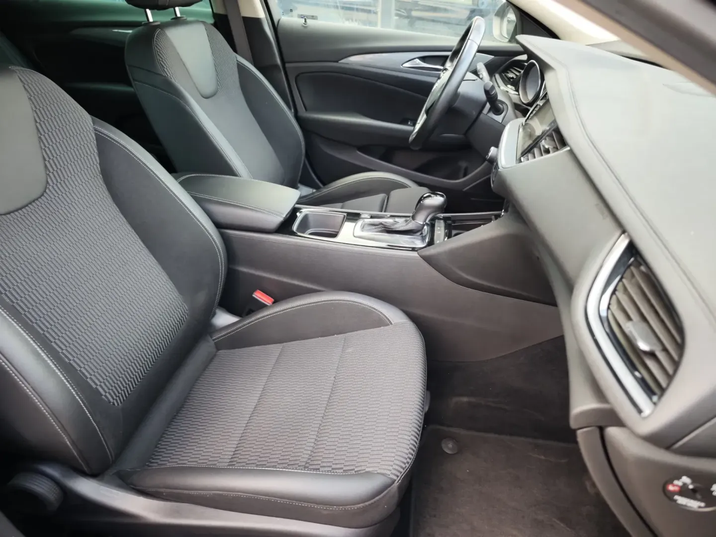 Cumpara/ Vinde online Opel Insignia 2018 SH, la cel mai bun pret pentru tine!