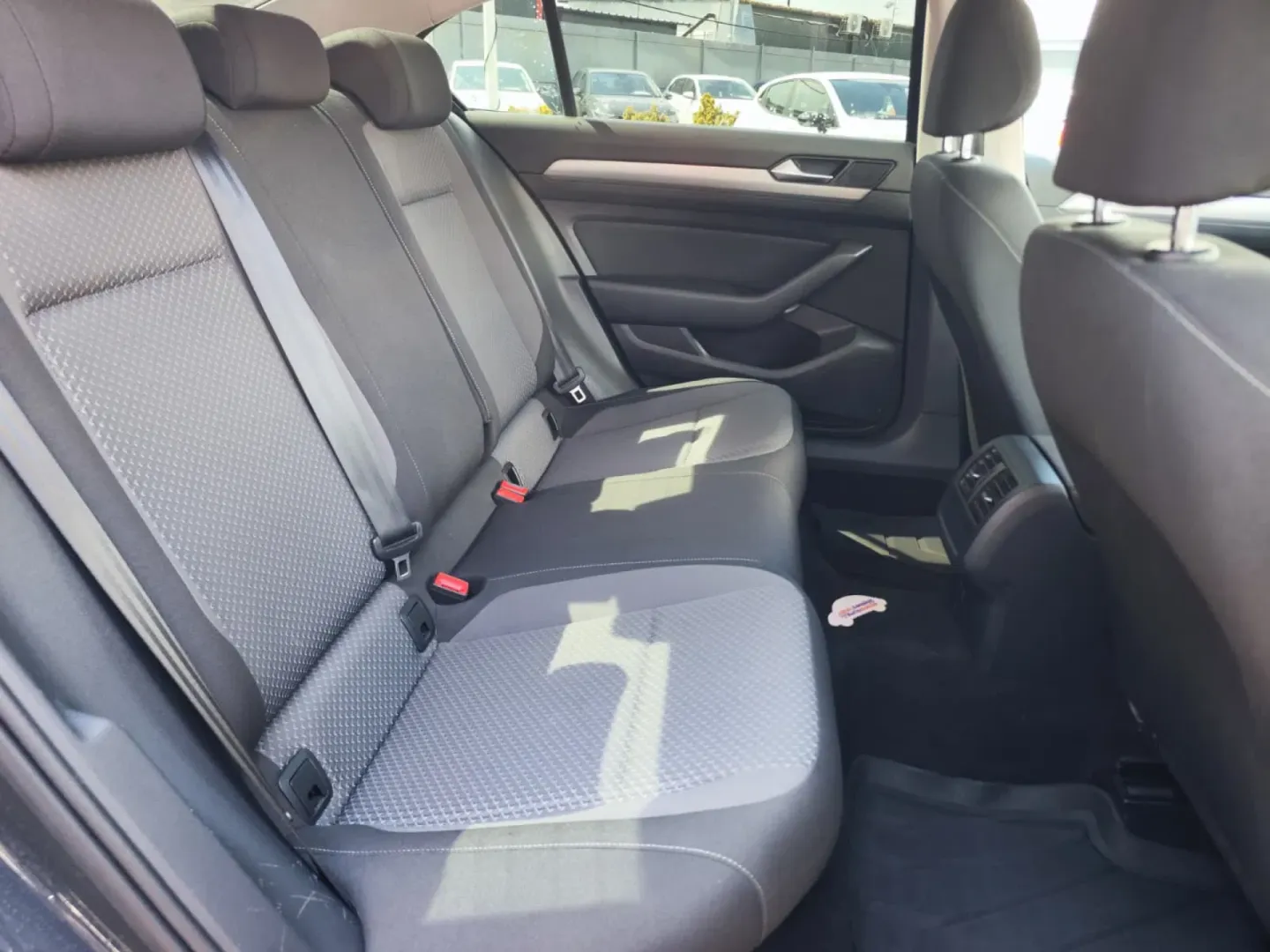 Cumpara/ Vinde online Volkswagen Passat 2021 SH, la cel mai bun pret pentru tine!