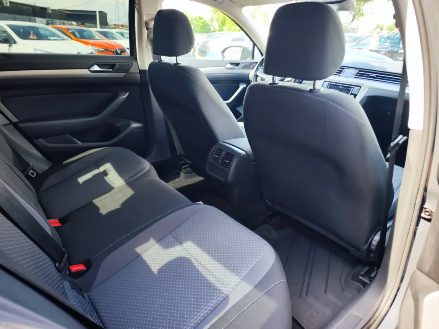 Cumpara/ Vinde online Volkswagen Passat 2021 SH, la cel mai bun pret pentru tine!