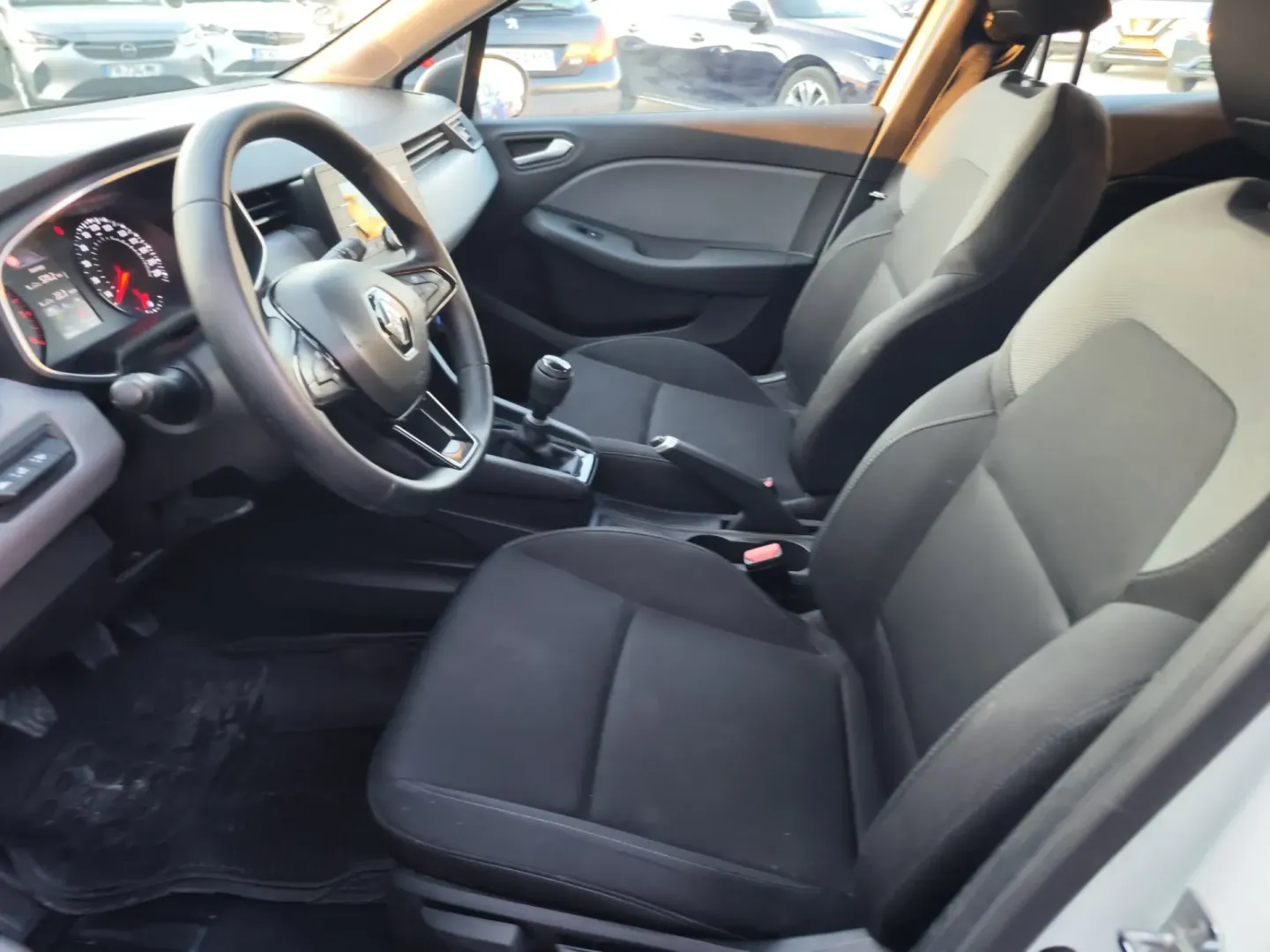 Cumpara/ Vinde online Renault  Clio 2021 SH, la cel mai bun pret pentru tine!