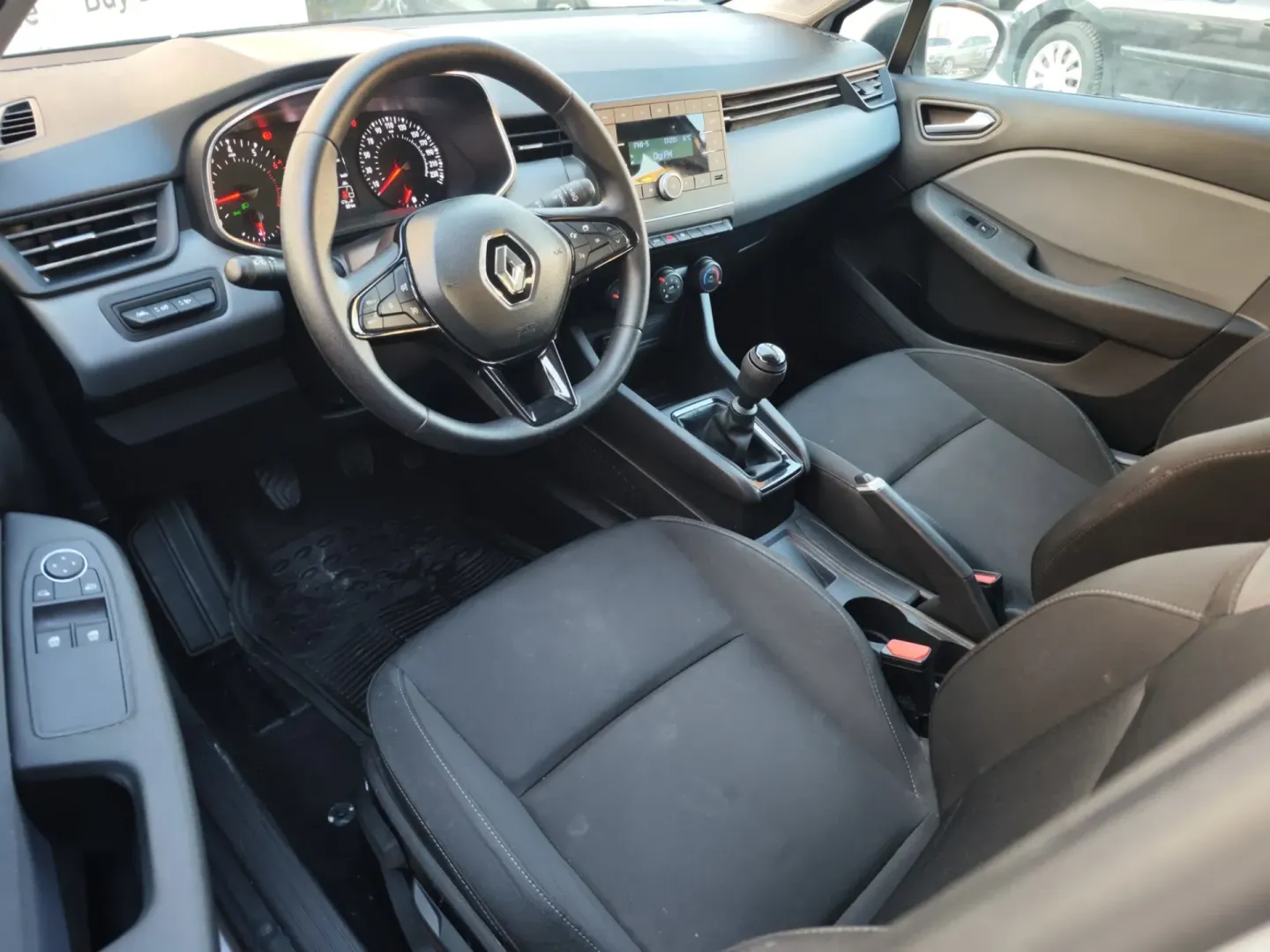 Cumpara/ Vinde online Renault  Clio 2021 SH, la cel mai bun pret pentru tine!