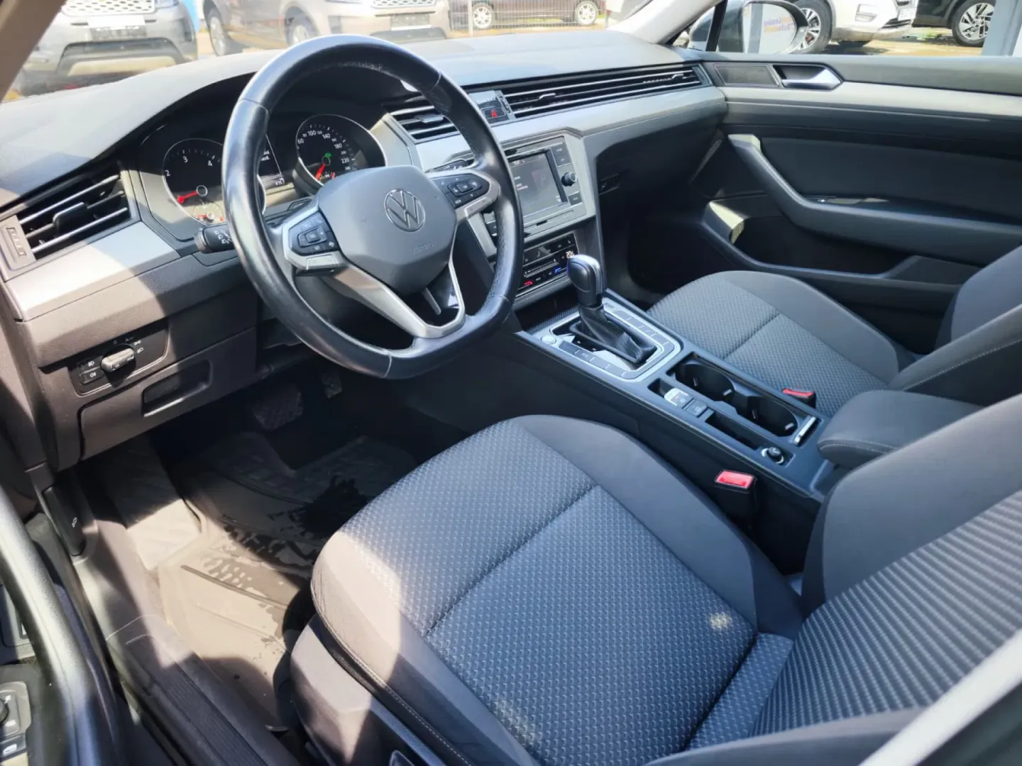 Cumpara/ Vinde online Volkswagen Passat 2021 SH, la cel mai bun pret pentru tine!