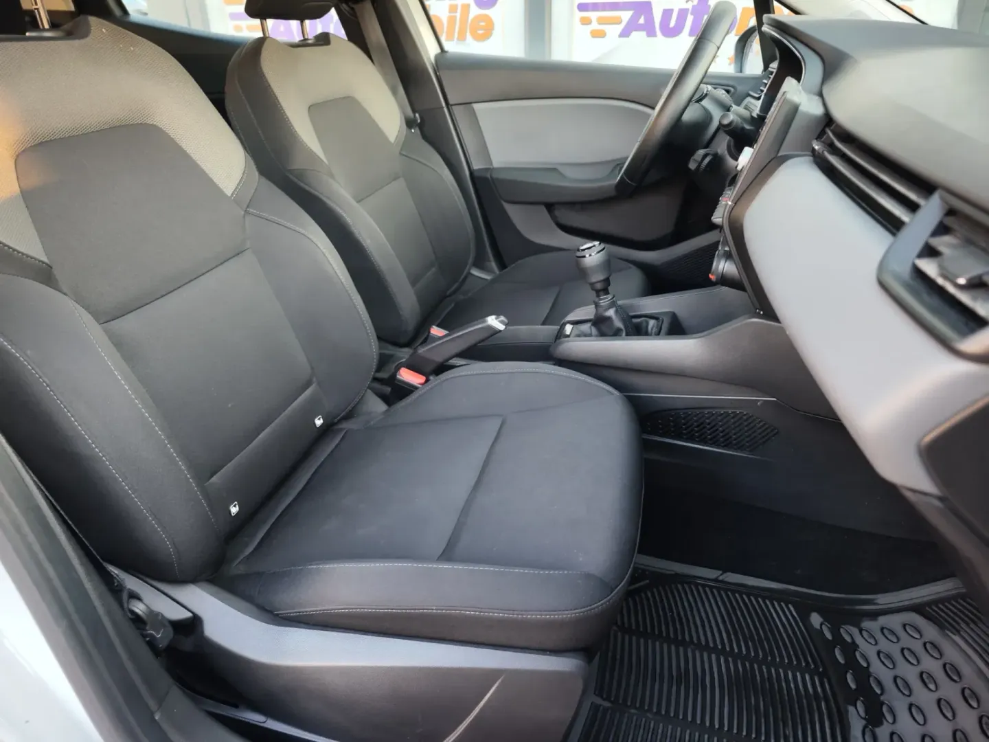 Cumpara/ Vinde online Renault  Clio 2021 SH, la cel mai bun pret pentru tine!