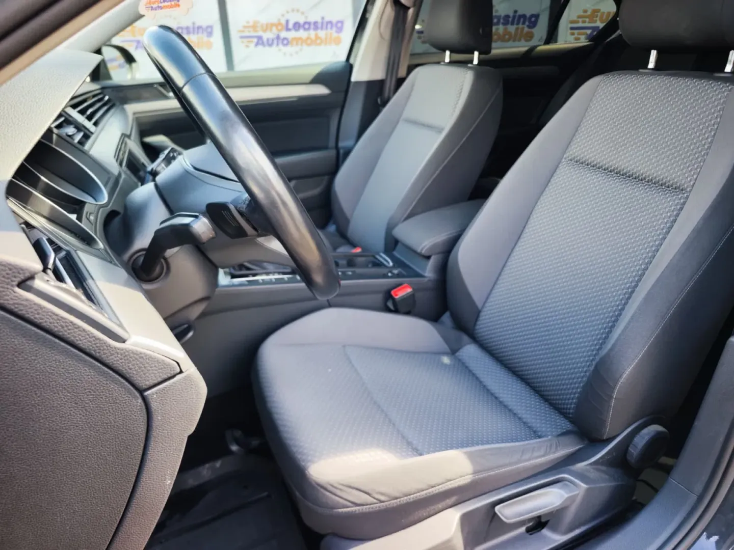 Cumpara/ Vinde online Volkswagen Passat 2021 SH, la cel mai bun pret pentru tine!
