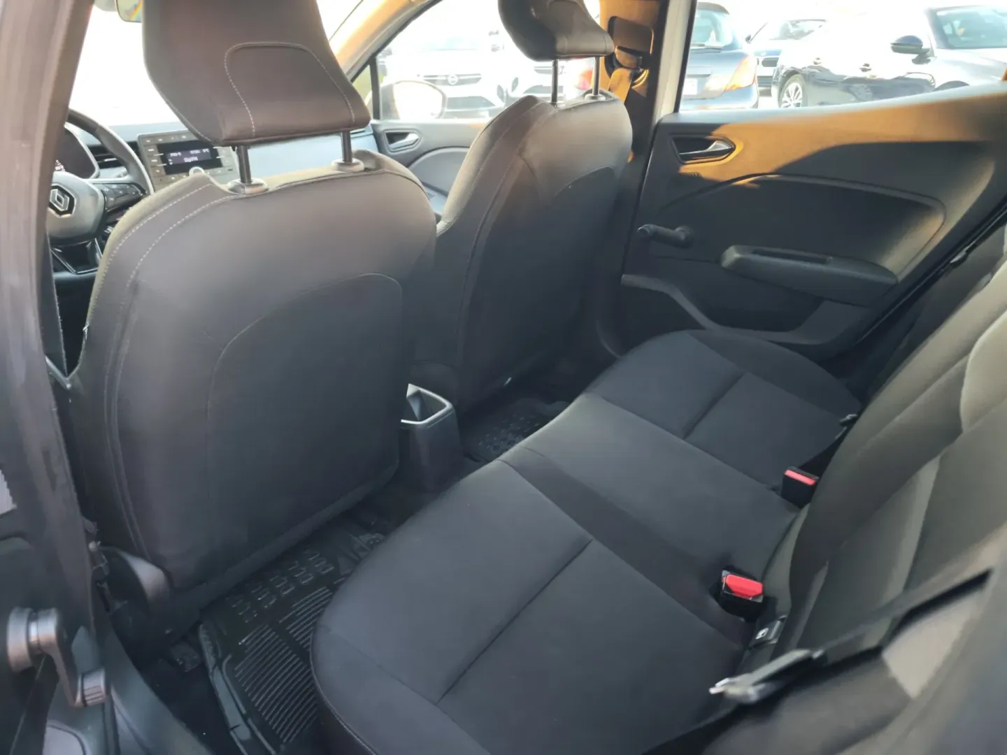 Cumpara/ Vinde online Renault  Clio 2021 SH, la cel mai bun pret pentru tine!