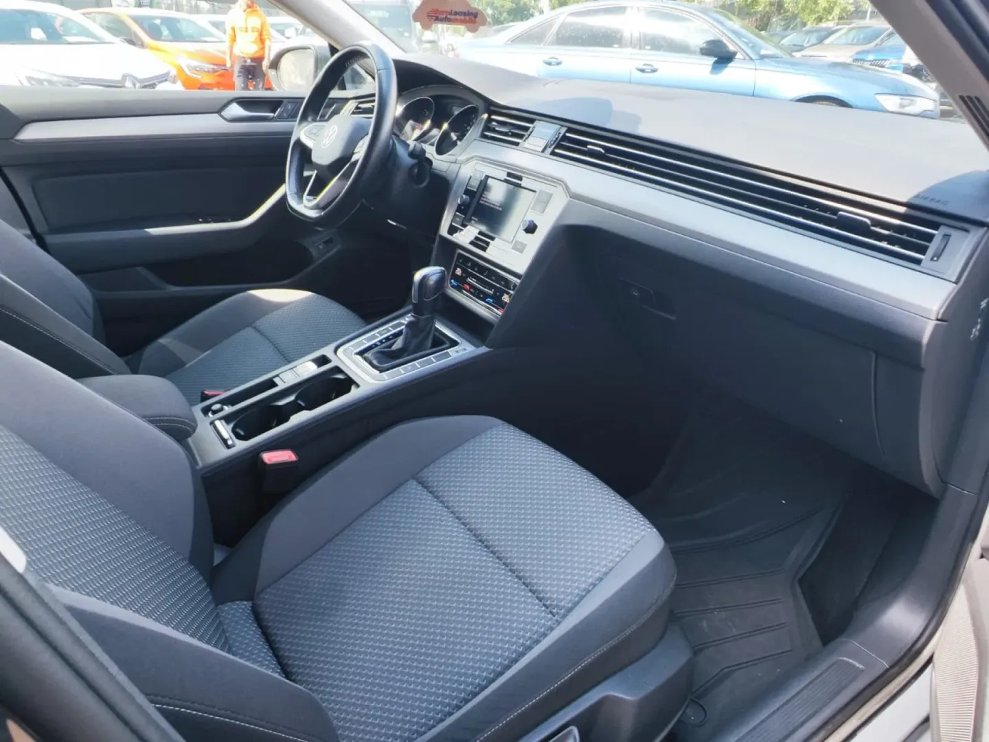 Cumpara/ Vinde online Volkswagen Passat 2021 SH, la cel mai bun pret pentru tine!