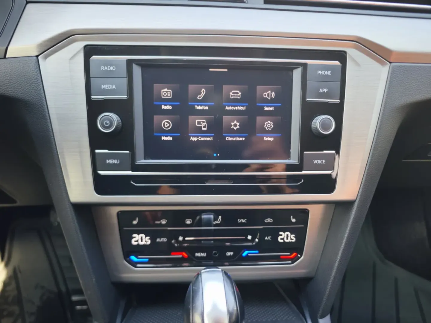 Cumpara/ Vinde online Volkswagen Passat 2021 SH, la cel mai bun pret pentru tine!