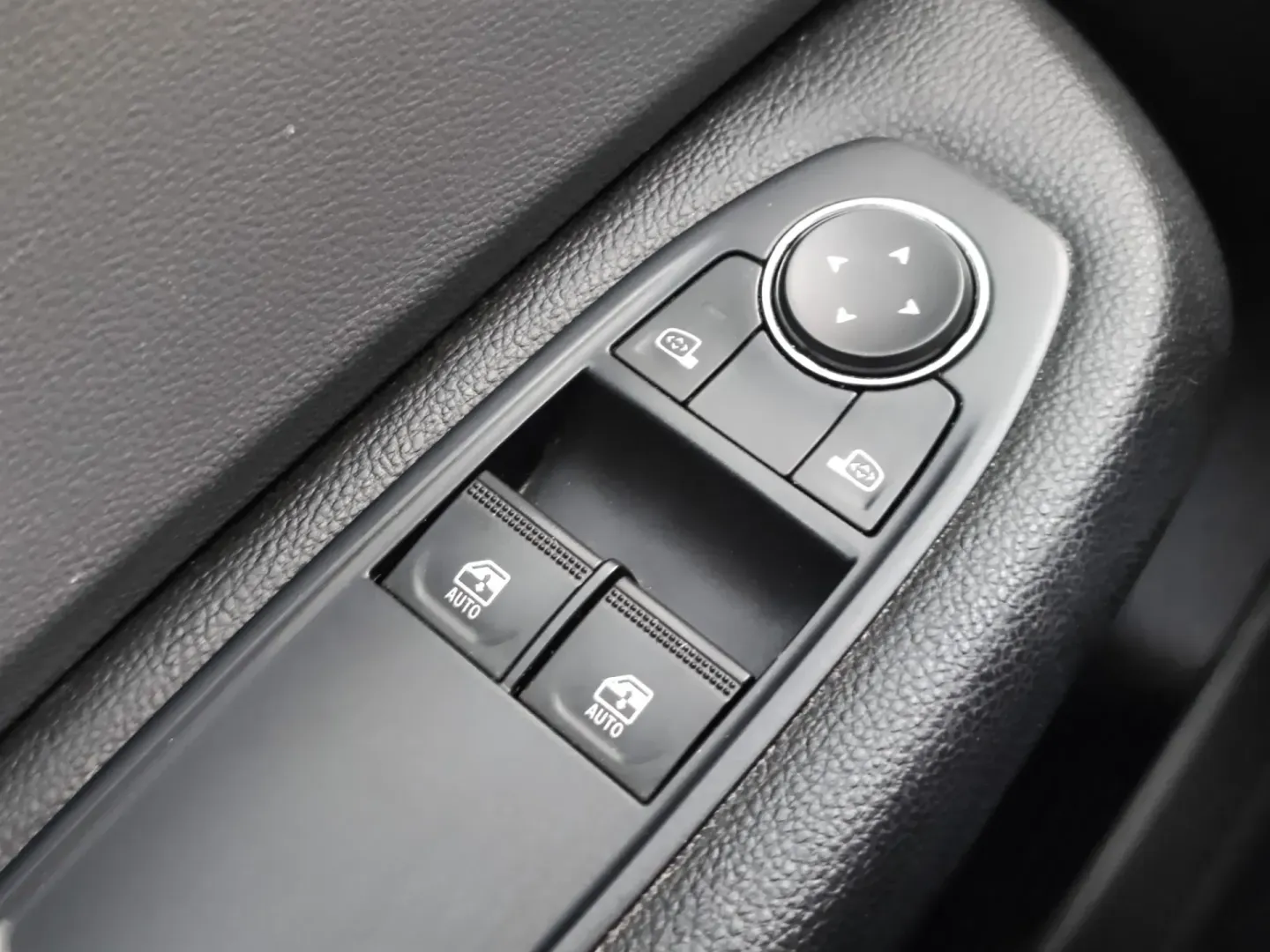 Cumpara/ Vinde online Renault  Clio 2021 SH, la cel mai bun pret pentru tine!
