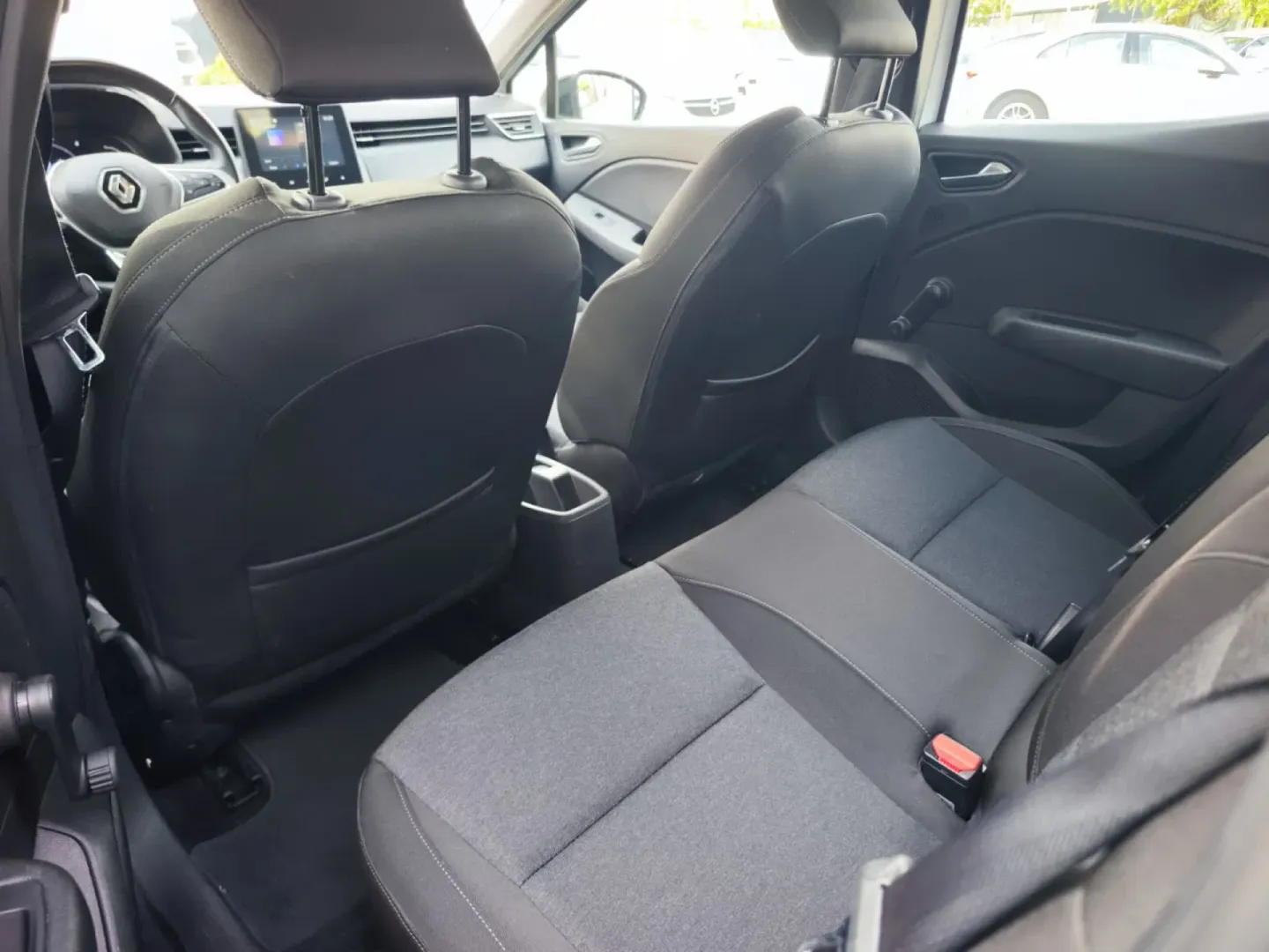 Cumpara/ Vinde online Renault  Clio 2023 SH, la cel mai bun pret pentru tine!