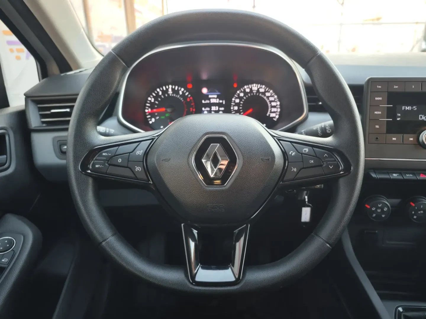 Cumpara/ Vinde online Renault  Clio 2021 SH, la cel mai bun pret pentru tine!