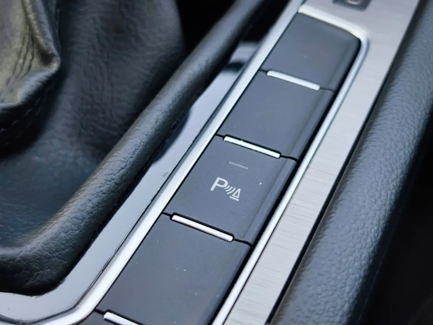 Cumpara/ Vinde online Volkswagen Passat 2021 SH, la cel mai bun pret pentru tine!