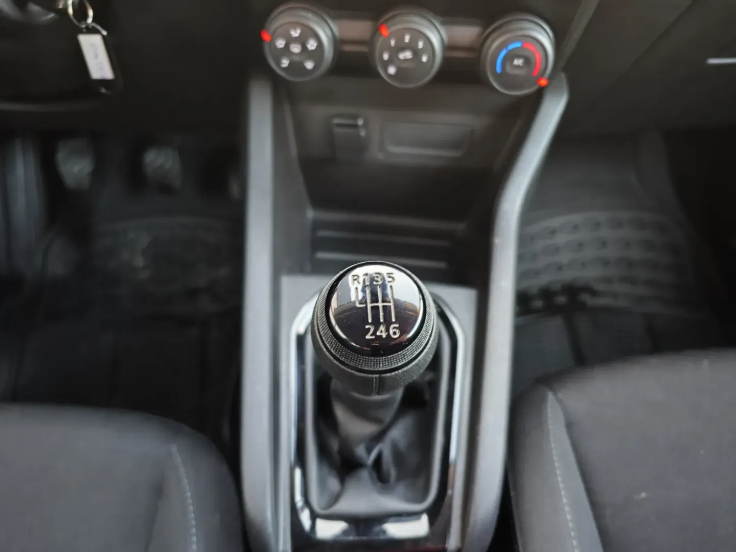 Cumpara/ Vinde online Renault  Clio 2021 SH, la cel mai bun pret pentru tine!