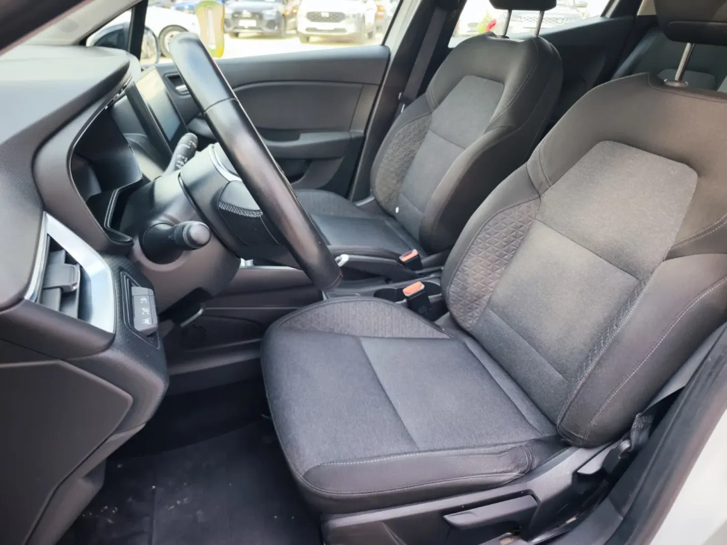 Cumpara/ Vinde online Renault  Clio 2023 SH, la cel mai bun pret pentru tine!