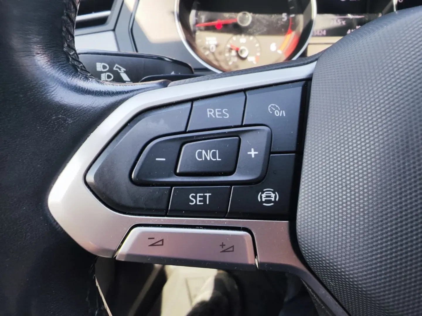 Cumpara/ Vinde online Volkswagen Passat 2021 SH, la cel mai bun pret pentru tine!