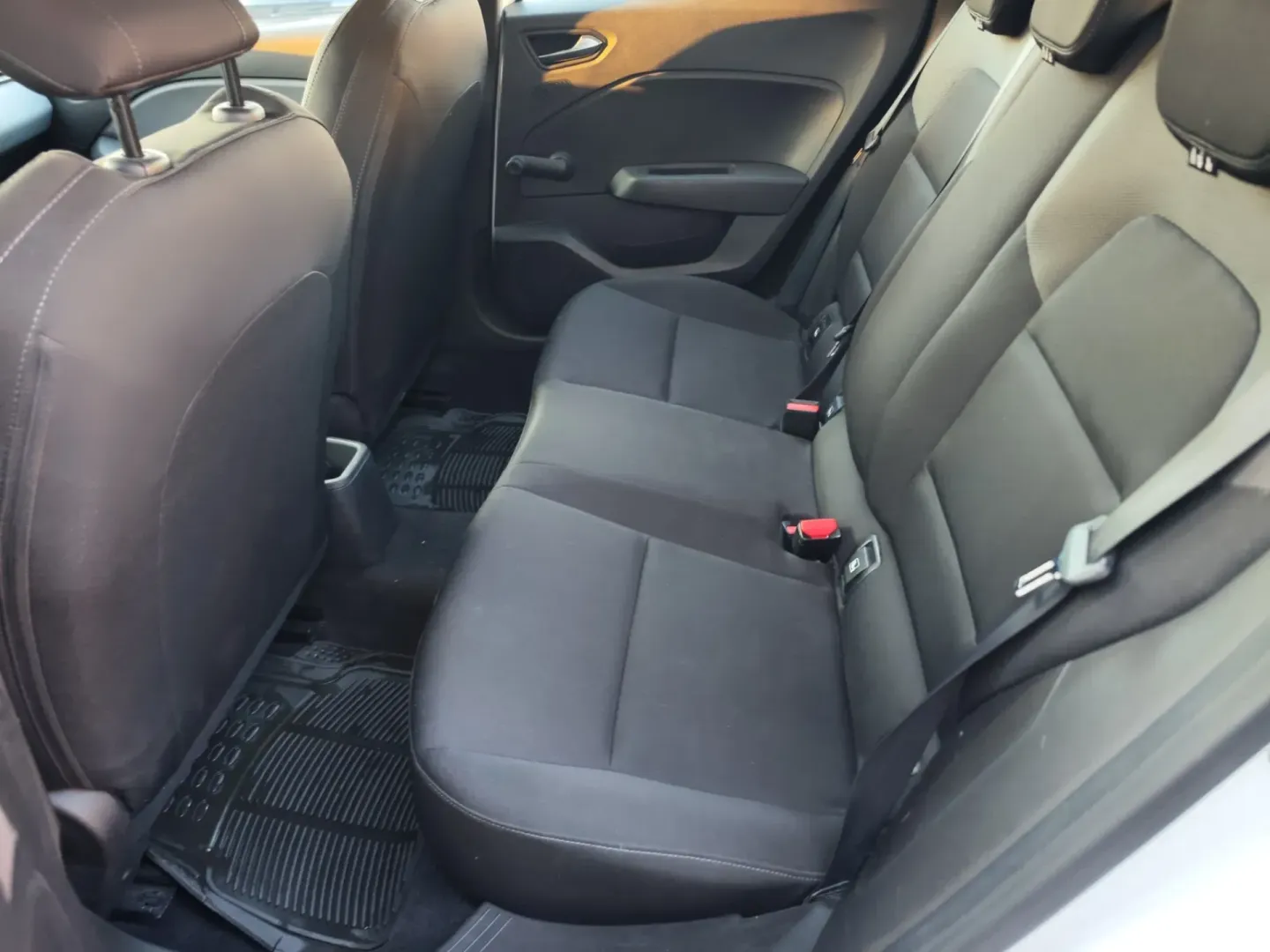 Cumpara/ Vinde online Renault  Clio 2021 SH, la cel mai bun pret pentru tine!