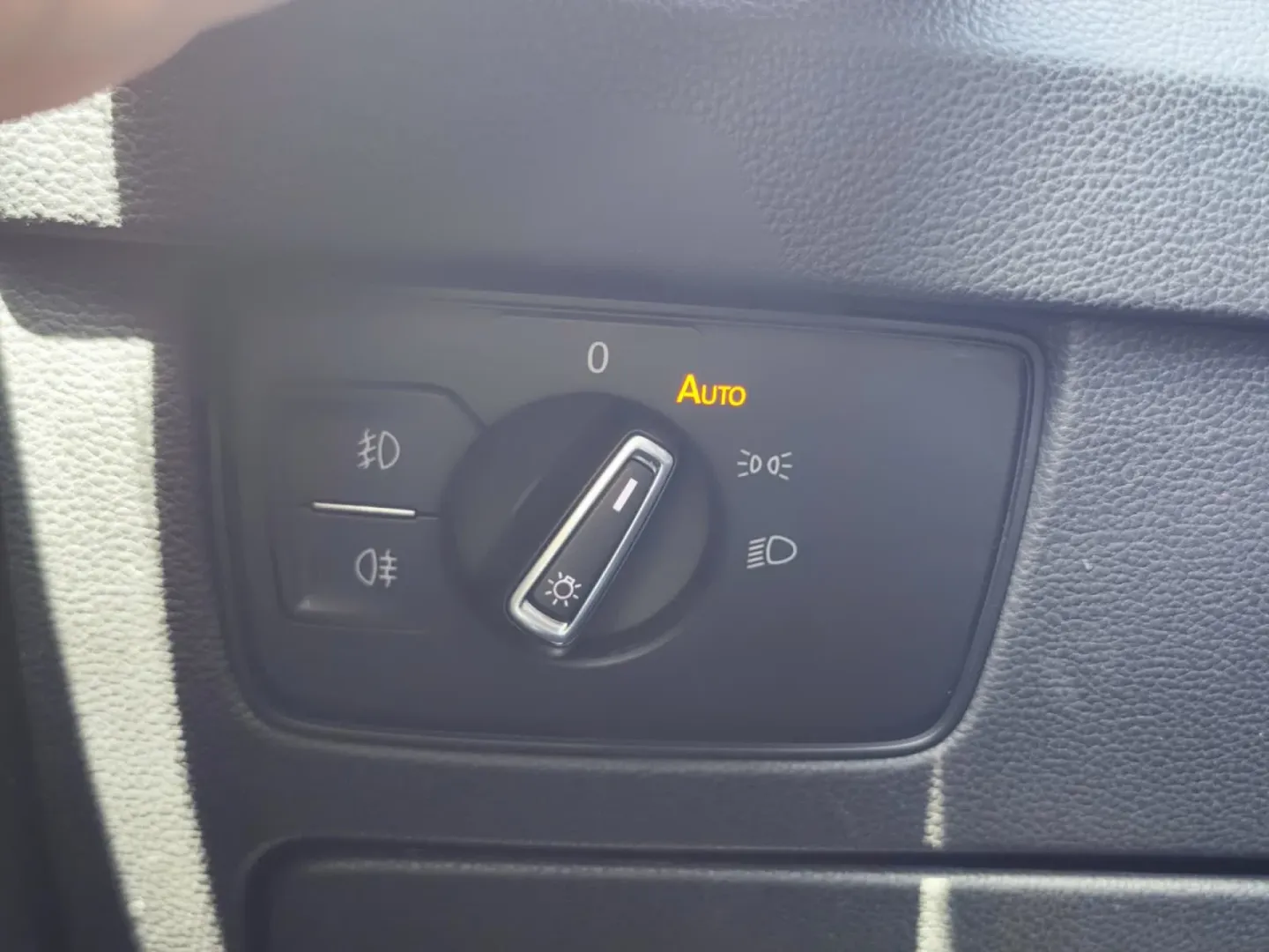 Cumpara/ Vinde online Volkswagen Passat 2021 SH, la cel mai bun pret pentru tine!