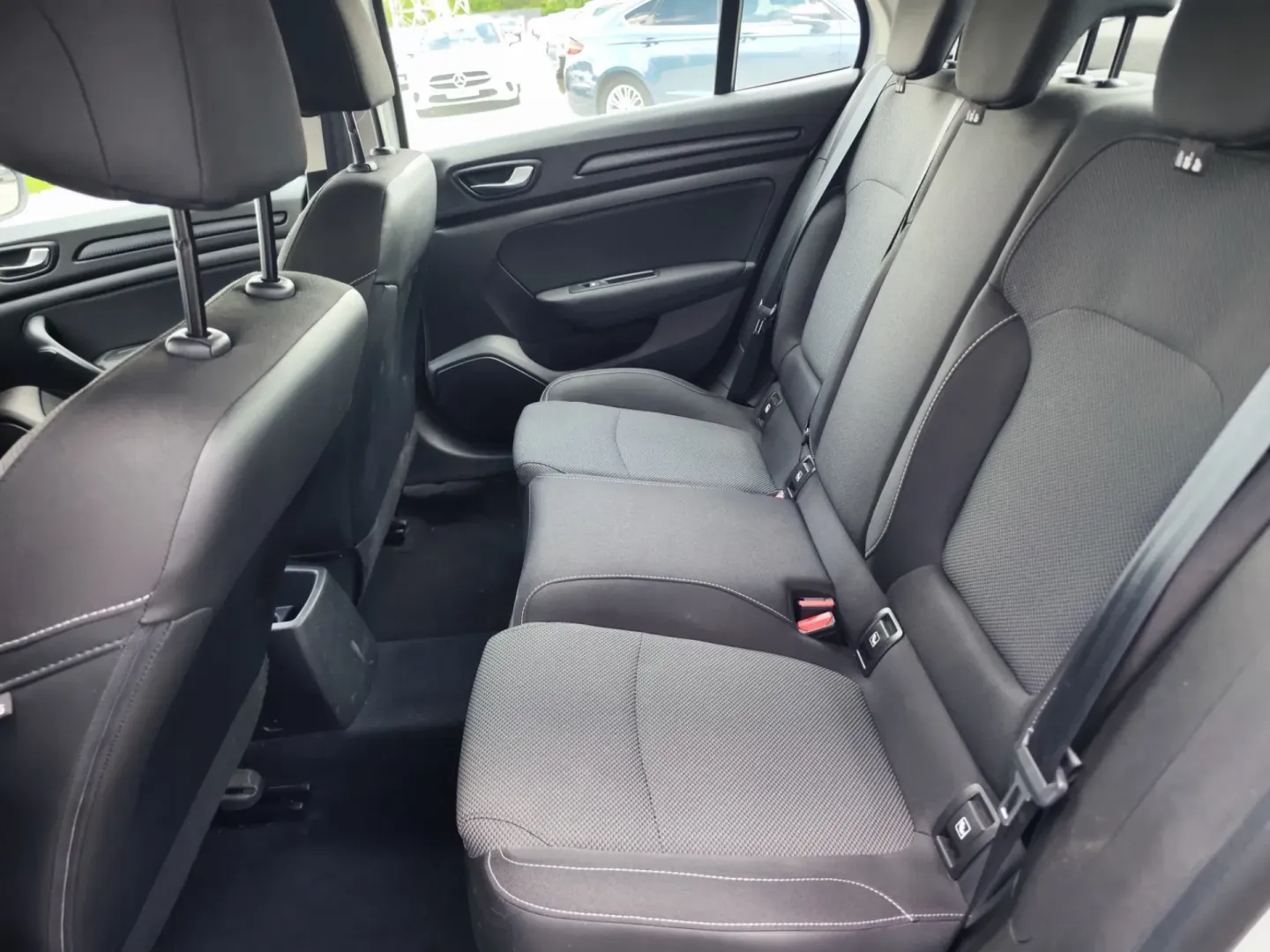 Cumpara/ Vinde online Renault  Megane 2022 SH, la cel mai bun pret pentru tine!