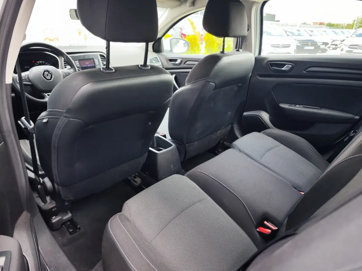 Cumpara/ Vinde online Renault  Megane 2022 SH, la cel mai bun pret pentru tine!